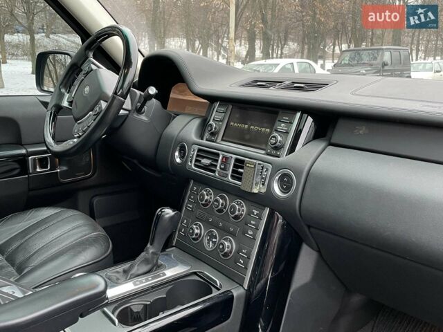 Чорний Ленд Ровер Рендж Ровер, об'ємом двигуна 5 л та пробігом 150 тис. км за 19800 $, фото 5 на Automoto.ua