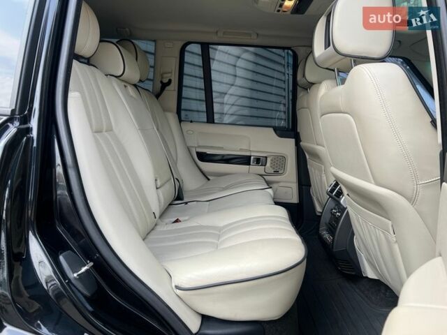 Чорний Ленд Ровер Рендж Ровер, об'ємом двигуна 5 л та пробігом 217 тис. км за 13900 $, фото 24 на Automoto.ua