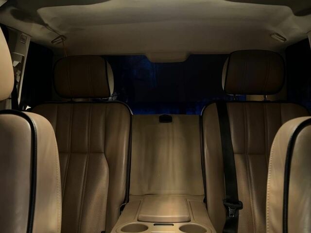 Чорний Ленд Ровер Рендж Ровер, об'ємом двигуна 5 л та пробігом 315 тис. км за 15000 $, фото 17 на Automoto.ua