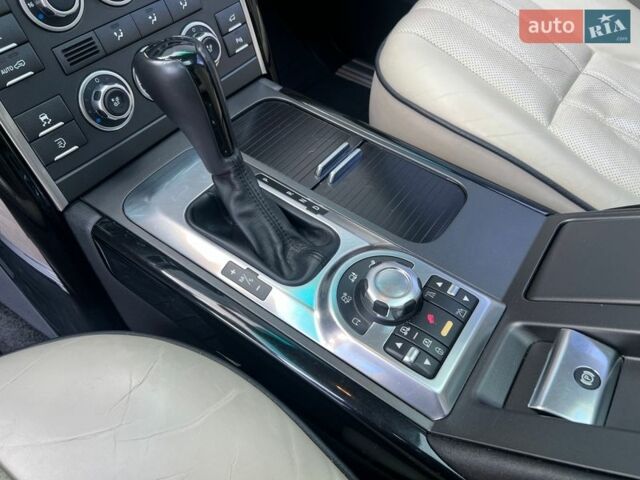 Чорний Ленд Ровер Рендж Ровер, об'ємом двигуна 5 л та пробігом 217 тис. км за 13900 $, фото 17 на Automoto.ua