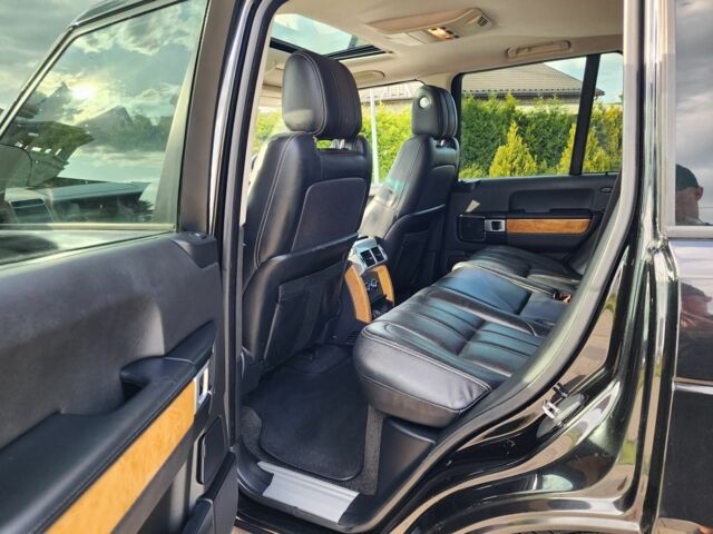 Чорний Ленд Ровер Рендж Ровер, об'ємом двигуна 0 л та пробігом 179 тис. км за 5786 $, фото 20 на Automoto.ua