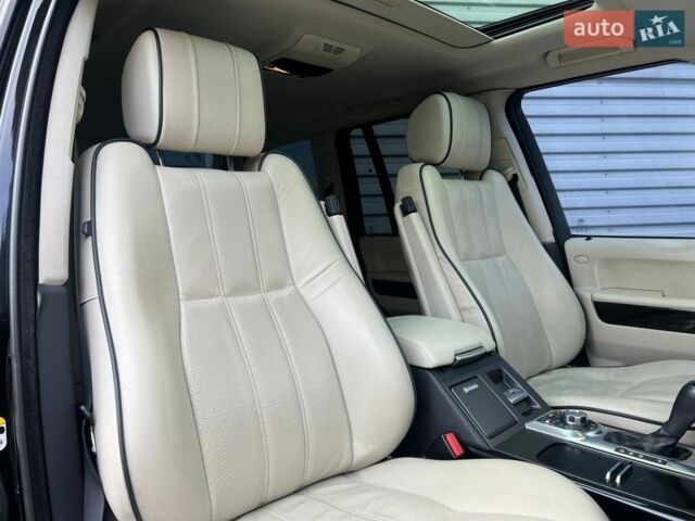 Чорний Ленд Ровер Рендж Ровер, об'ємом двигуна 5 л та пробігом 217 тис. км за 13900 $, фото 28 на Automoto.ua