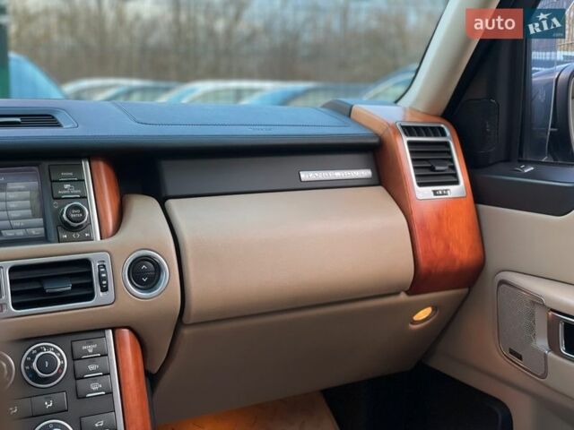 Чорний Ленд Ровер Рендж Ровер, об'ємом двигуна 3.6 л та пробігом 142 тис. км за 19655 $, фото 65 на Automoto.ua