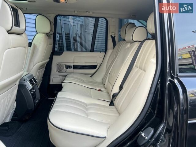 Чорний Ленд Ровер Рендж Ровер, об'ємом двигуна 5 л та пробігом 217 тис. км за 13900 $, фото 20 на Automoto.ua