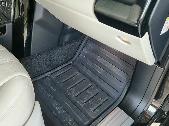Черный Ленд Ровер Рендж Ровер, объемом двигателя 5 л и пробегом 295 тыс. км за 17700 $, фото 9 на Automoto.ua