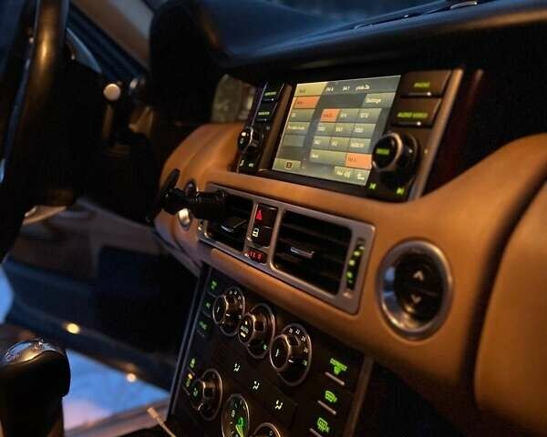 Чорний Ленд Ровер Рендж Ровер, об'ємом двигуна 5 л та пробігом 315 тис. км за 15000 $, фото 7 на Automoto.ua