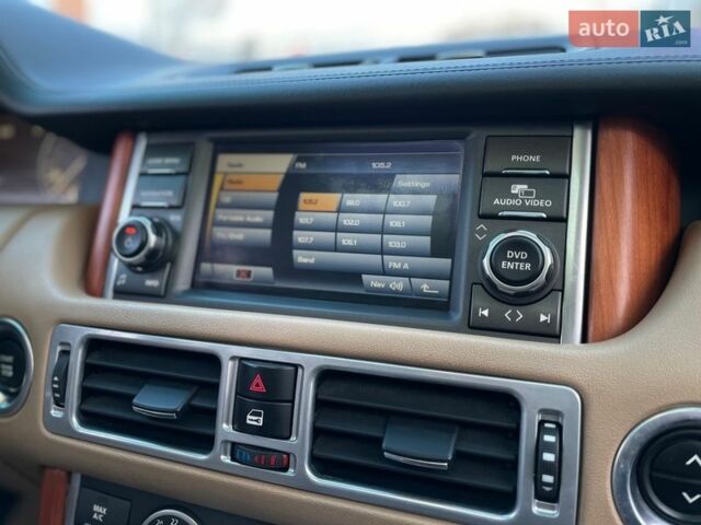 Чорний Ленд Ровер Рендж Ровер, об'ємом двигуна 3.6 л та пробігом 142 тис. км за 19655 $, фото 45 на Automoto.ua