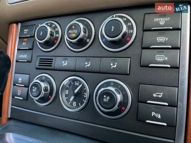 Чорний Ленд Ровер Рендж Ровер, об'ємом двигуна 3.6 л та пробігом 142 тис. км за 19655 $, фото 44 на Automoto.ua