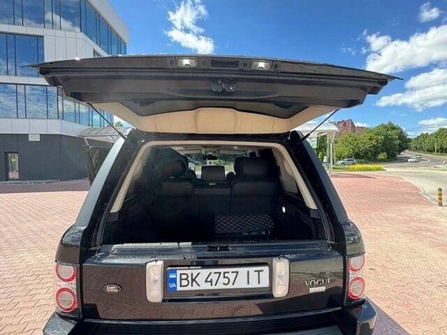Чорний Ленд Ровер Рендж Ровер, об'ємом двигуна 3.63 л та пробігом 350 тис. км за 14000 $, фото 66 на Automoto.ua