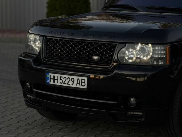 Черный Ленд Ровер Рендж Ровер, объемом двигателя 5 л и пробегом 189 тыс. км за 15000 $, фото 2 на Automoto.ua
