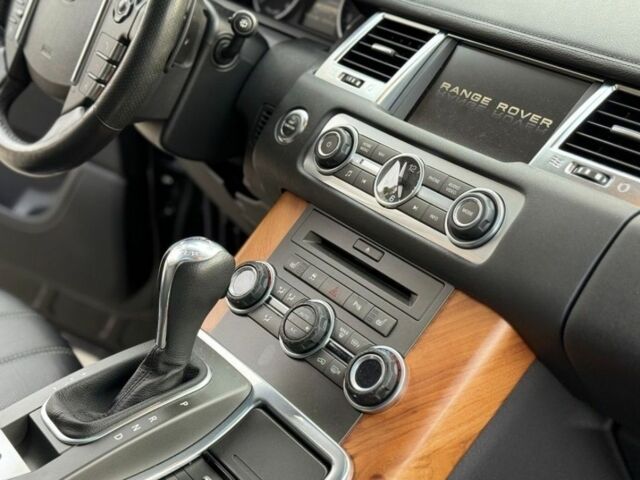 Черный Ленд Ровер Рендж Ровер, объемом двигателя 3 л и пробегом 235 тыс. км за 3400 $, фото 10 на Automoto.ua