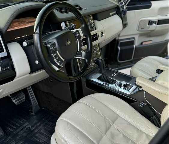 Черный Ленд Ровер Рендж Ровер, объемом двигателя 5 л и пробегом 165 тыс. км за 8500 $, фото 3 на Automoto.ua