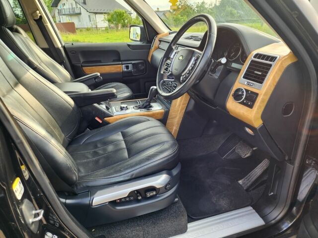 Чорний Ленд Ровер Рендж Ровер, об'ємом двигуна 0 л та пробігом 179 тис. км за 5786 $, фото 14 на Automoto.ua