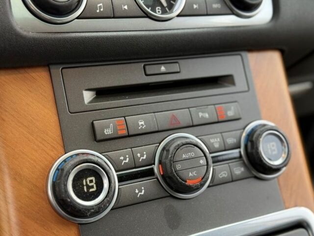 Черный Ленд Ровер Рендж Ровер, объемом двигателя 3 л и пробегом 235 тыс. км за 3400 $, фото 13 на Automoto.ua