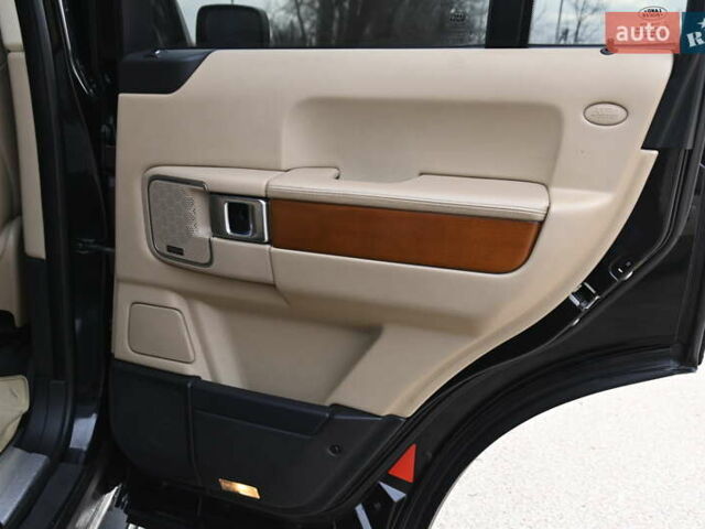 Чорний Ленд Ровер Рендж Ровер, об'ємом двигуна 3.63 л та пробігом 142 тис. км за 18800 $, фото 41 на Automoto.ua