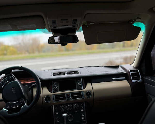 Черный Ленд Ровер Рендж Ровер, объемом двигателя 5 л и пробегом 300 тыс. км за 12600 $, фото 9 на Automoto.ua