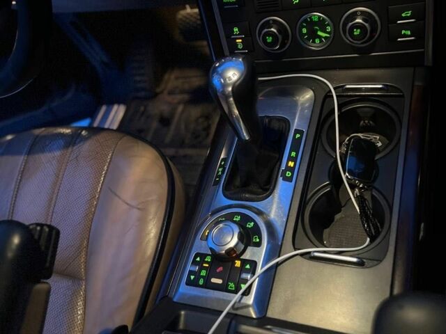 Чорний Ленд Ровер Рендж Ровер, об'ємом двигуна 5 л та пробігом 315 тис. км за 15000 $, фото 10 на Automoto.ua