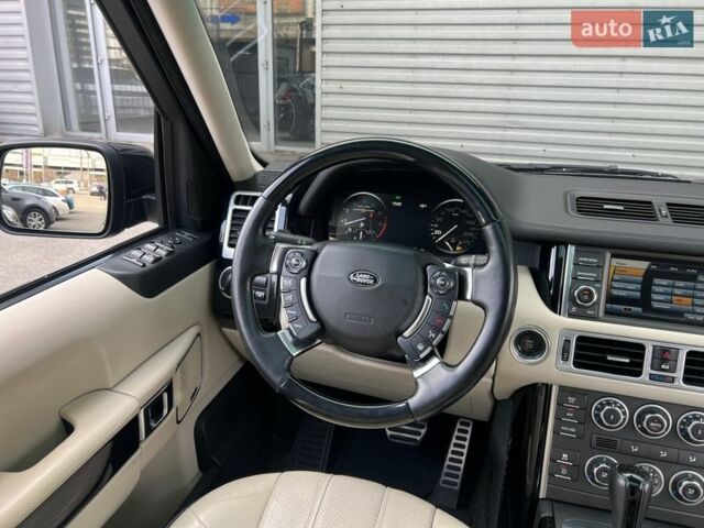 Чорний Ленд Ровер Рендж Ровер, об'ємом двигуна 5 л та пробігом 217 тис. км за 13900 $, фото 15 на Automoto.ua