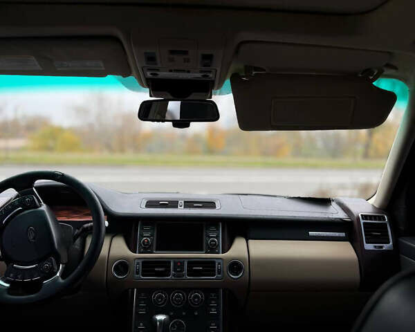 Черный Ленд Ровер Рендж Ровер, объемом двигателя 5 л и пробегом 300 тыс. км за 12600 $, фото 10 на Automoto.ua