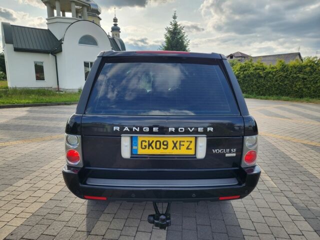 Чорний Ленд Ровер Рендж Ровер, об'ємом двигуна 0 л та пробігом 179 тис. км за 5786 $, фото 10 на Automoto.ua