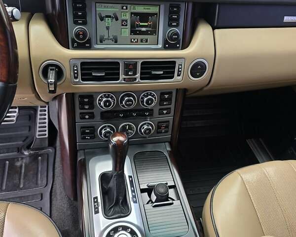 Черный Ленд Ровер Рендж Ровер, объемом двигателя 4.2 л и пробегом 275 тыс. км за 11500 $, фото 7 на Automoto.ua