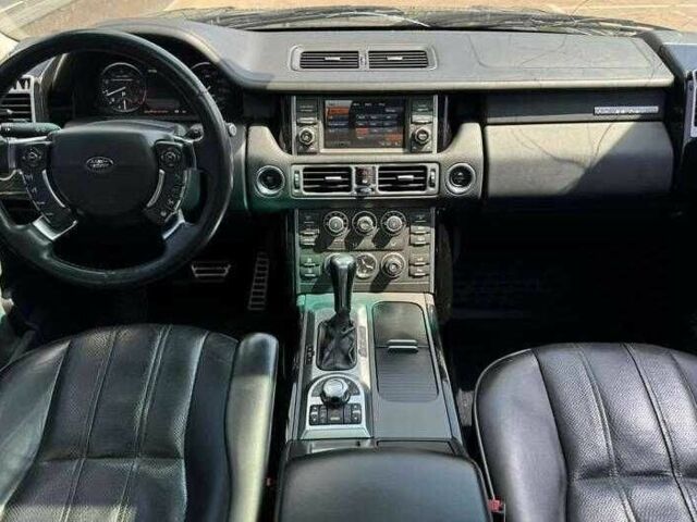 Черный Ленд Ровер Рендж Ровер, объемом двигателя 5 л и пробегом 156 тыс. км за 12500 $, фото 2 на Automoto.ua