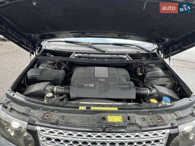 Чорний Ленд Ровер Рендж Ровер, об'ємом двигуна 5 л та пробігом 182 тис. км за 15999 $, фото 16 на Automoto.ua