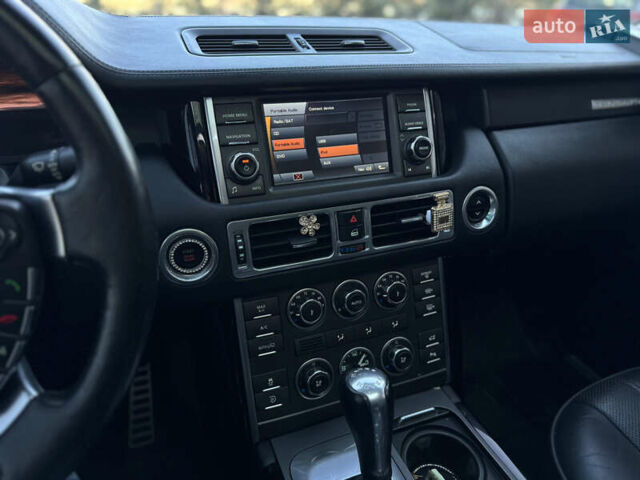 Ленд Ровер Рендж Ровер 2010 у Івано-Франківську на Automoto.ua Чорний Ленд Ровер Рендж Ровер, об'ємом двигуна 5 л та пробігом 250 тис. км за 12950 $, фото 35 на Automoto.ua