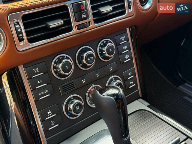 Чорний Ленд Ровер Рендж Ровер, об'ємом двигуна 5 л та пробігом 280 тис. км за 15490 $, фото 25 на Automoto.ua