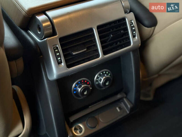 Чорний Ленд Ровер Рендж Ровер, об'ємом двигуна 5 л та пробігом 189 тис. км за 13300 $, фото 10 на Automoto.ua