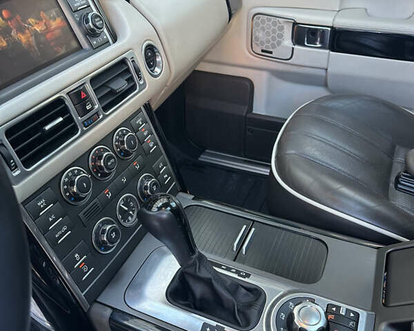 Чорний Ленд Ровер Рендж Ровер, об'ємом двигуна 5 л та пробігом 187 тис. км за 14900 $, фото 68 на Automoto.ua