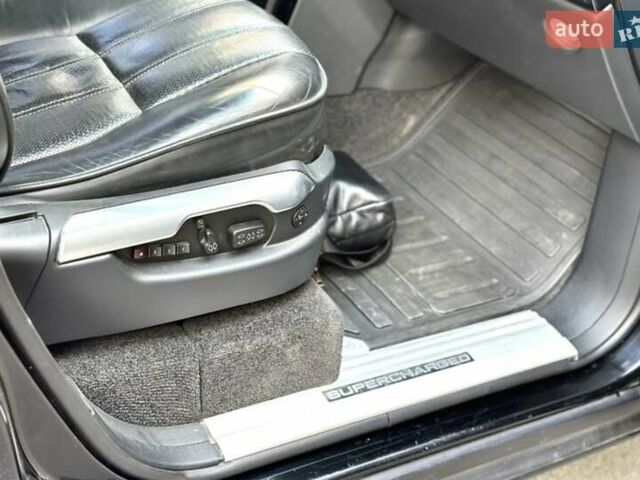 Чорний Ленд Ровер Рендж Ровер, об'ємом двигуна 5 л та пробігом 195 тис. км за 21000 $, фото 18 на Automoto.ua