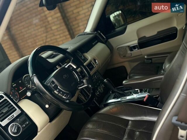 Чорний Ленд Ровер Рендж Ровер, об'ємом двигуна 5 л та пробігом 200 тис. км за 10999 $, фото 20 на Automoto.ua