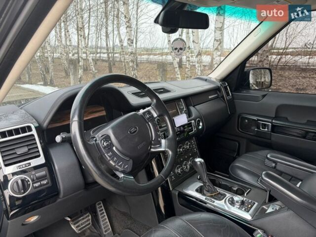 Черный Ленд Ровер Рендж Ровер, объемом двигателя 5 л и пробегом 220 тыс. км за 14000 $, фото 13 на Automoto.ua