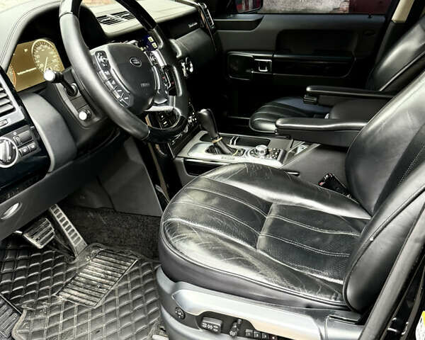 Черный Ленд Ровер Рендж Ровер, объемом двигателя 5 л и пробегом 294 тыс. км за 17000 $, фото 9 на Automoto.ua