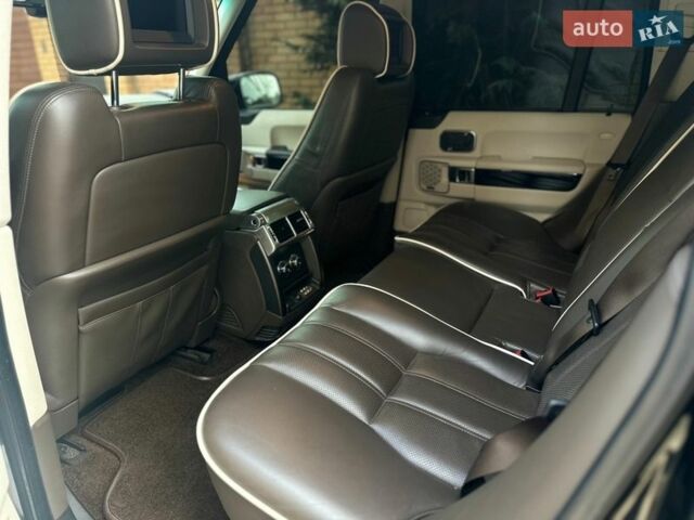 Чорний Ленд Ровер Рендж Ровер, об'ємом двигуна 5 л та пробігом 200 тис. км за 10999 $, фото 24 на Automoto.ua