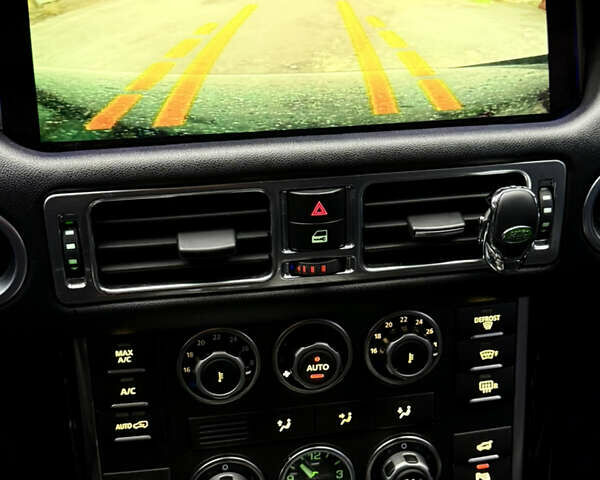 Черный Ленд Ровер Рендж Ровер, объемом двигателя 5 л и пробегом 294 тыс. км за 17000 $, фото 20 на Automoto.ua