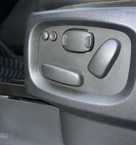 Чорний Ленд Ровер Рендж Ровер, об'ємом двигуна 2.99 л та пробігом 250 тис. км за 11900 $, фото 24 на Automoto.ua