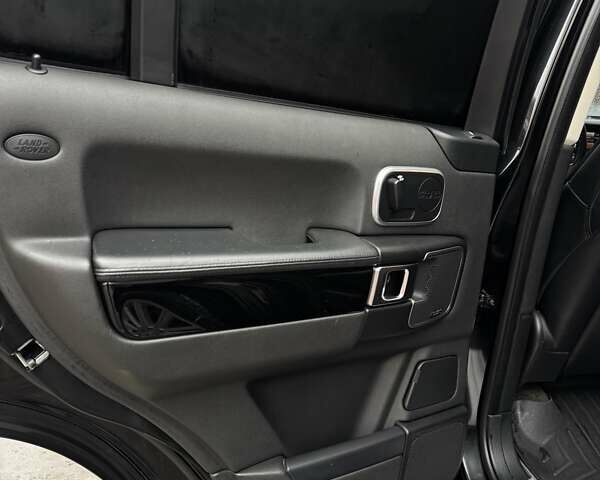 Черный Ленд Ровер Рендж Ровер, объемом двигателя 5 л и пробегом 252 тыс. км за 13200 $, фото 13 на Automoto.ua