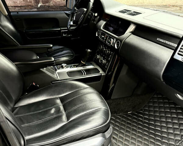 Черный Ленд Ровер Рендж Ровер, объемом двигателя 5 л и пробегом 294 тыс. км за 17000 $, фото 16 на Automoto.ua