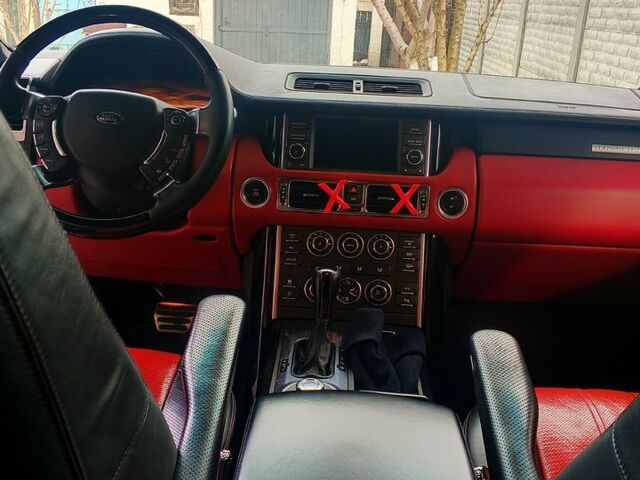 Чорний Ленд Ровер Рендж Ровер, об'ємом двигуна 5 л та пробігом 244 тис. км за 16000 $, фото 3 на Automoto.ua