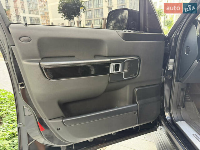 Чорний Ленд Ровер Рендж Ровер, об'ємом двигуна 5 л та пробігом 250 тис. км за 12500 $, фото 23 на Automoto.ua