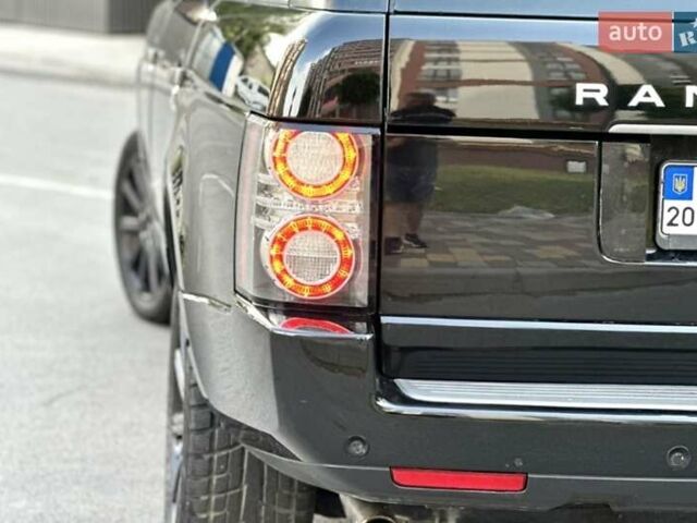 Чорний Ленд Ровер Рендж Ровер, об'ємом двигуна 5 л та пробігом 195 тис. км за 21000 $, фото 16 на Automoto.ua