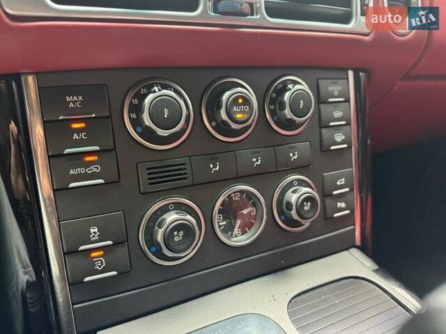 Чорний Ленд Ровер Рендж Ровер, об'ємом двигуна 5 л та пробігом 202 тис. км за 19990 $, фото 18 на Automoto.ua