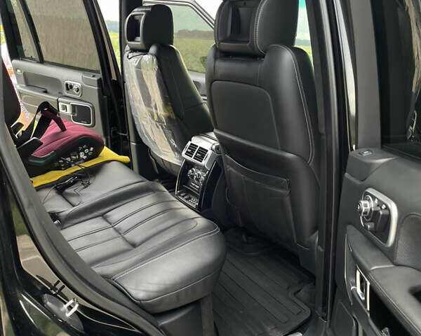 Чорний Ленд Ровер Рендж Ровер, об'ємом двигуна 5 л та пробігом 322 тис. км за 18000 $, фото 16 на Automoto.ua