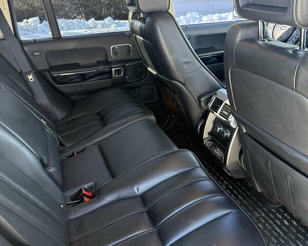 Чорний Ленд Ровер Рендж Ровер, об'ємом двигуна 5 л та пробігом 165 тис. км за 15000 $, фото 3 на Automoto.ua