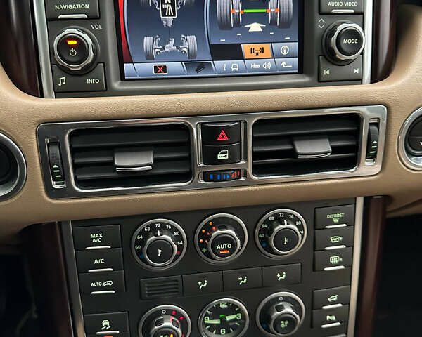 Черный Ленд Ровер Рендж Ровер, объемом двигателя 5 л и пробегом 168 тыс. км за 15900 $, фото 18 на Automoto.ua