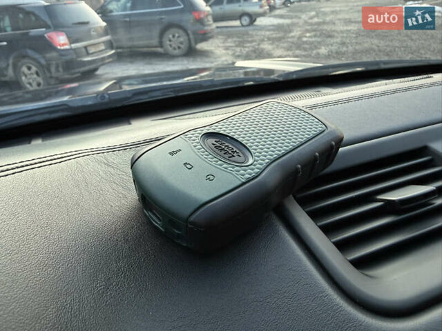 Черный Ленд Ровер Рендж Ровер, объемом двигателя 5 л и пробегом 215 тыс. км за 13500 $, фото 25 на Automoto.ua