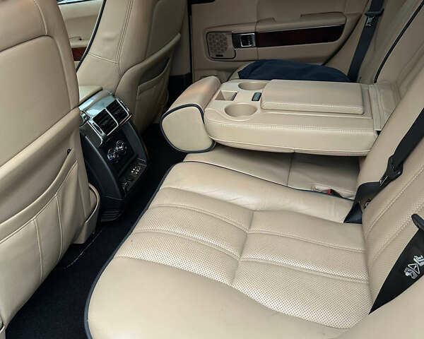 Черный Ленд Ровер Рендж Ровер, объемом двигателя 5 л и пробегом 168 тыс. км за 15900 $, фото 4 на Automoto.ua