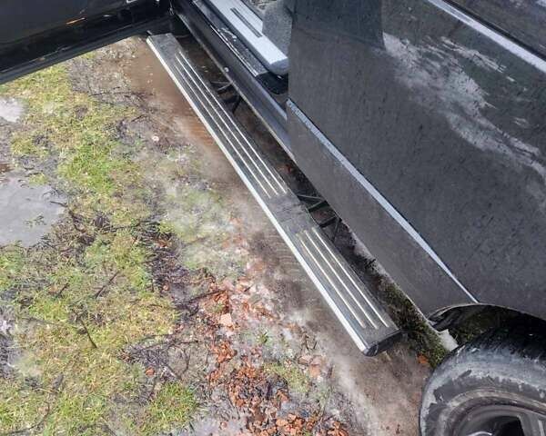 Чорний Ленд Ровер Рендж Ровер, об'ємом двигуна 5 л та пробігом 179 тис. км за 17500 $, фото 3 на Automoto.ua